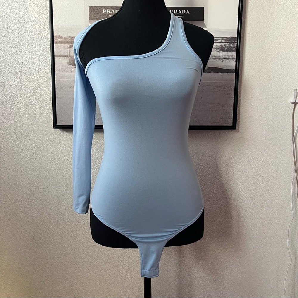Fashion Nova one shoulder bodysuit